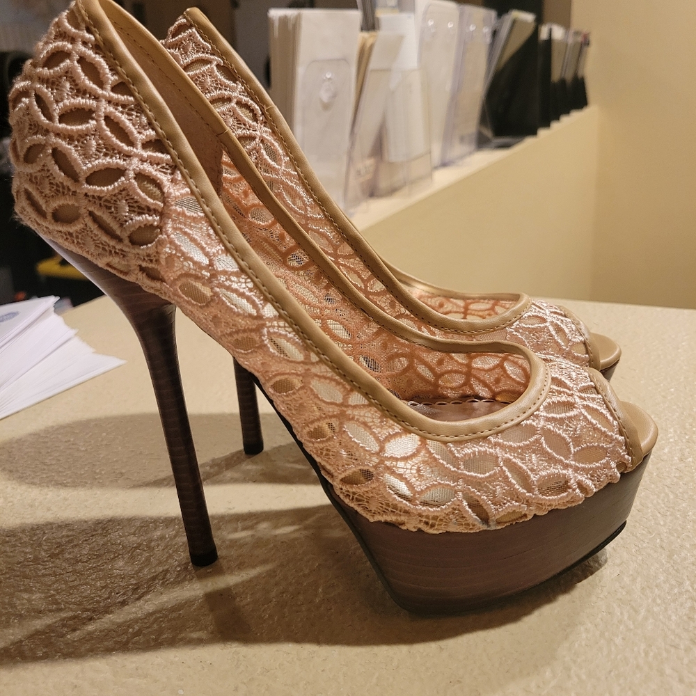 Bebe heels blush size 9